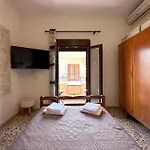 Kostas House