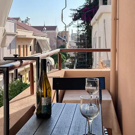 Апартаменты Kostas House *